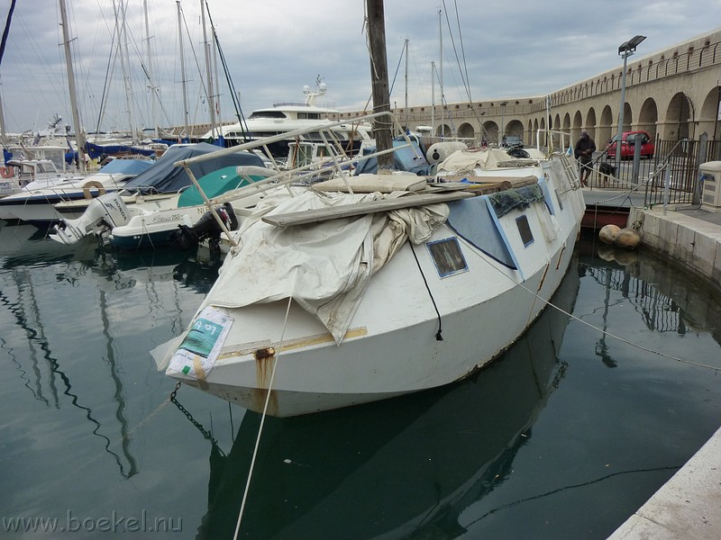P1090147.JPG
Make: Panasonic
Model: DMC-ZX1
DateTime: 24-9-2010 12:33:33
EXIFImageWidth: 3264
ExifImageLength: 2448
Flash: No flash, auto mode
ISOSpeedRatings: ISO 125
FocalLength: 4,5 mm